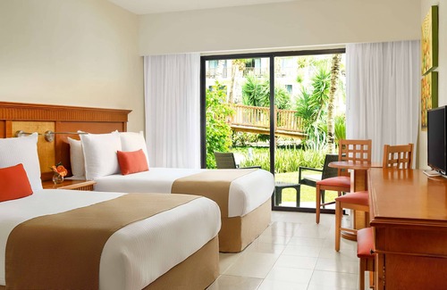 Luis Donaldo Colosio Complejo | The Reef Coco Beach Resort & Spa- Optional All Inclusive