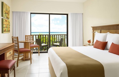 Luis Donaldo Colosio Complejo | The Reef Coco Beach Resort & Spa- Optional All Inclusive