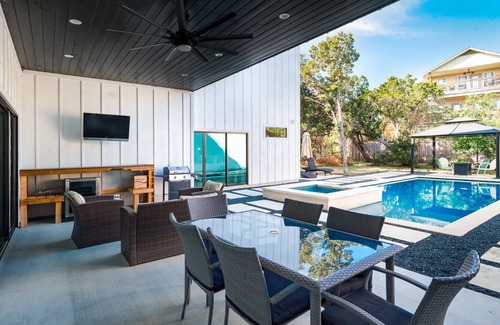Hudson Bend Casa | The Reserve: Private Pool, outdoor entertainment area, master downstairs, Wifi, Parking