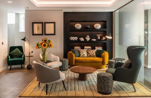 Westminster Hotel | The Resident Victoria