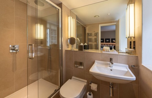 Westminster Hotel | The Resident Victoria