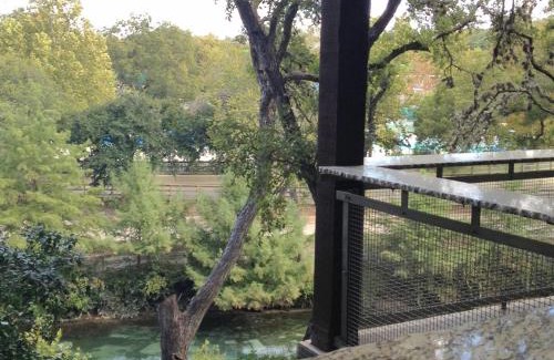 New Braunfels Complejo | The Resort at Schlitterbahn