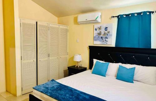 Montego Bay Apartamento | The Rest Stop Front- 15 mins from MBJ/24hr Security