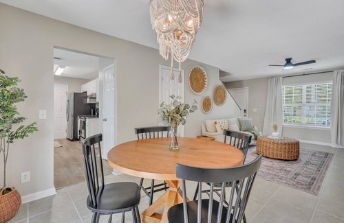 Pooler Casa | The Retreat at blue lake w/movie theater