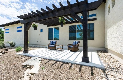 Spring Branch Casa | The Retreat at Hidden Falls