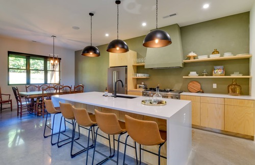 Mount Mourne Casa | The Retreat at Lake Norman: Boat Dock & Pool!