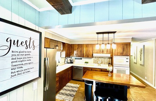 Nashville Casa | The Retreat At Opry Hills- Sleeps 8 - 3 Bedroom - 2 bathrooms