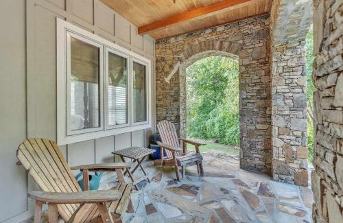 Wildwood Casa | The Retreat at Wildwood - Hot Tub Theater & Deck