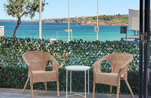 North Bondi Apartamento | The Retreat: Beachfront View + Offstreet parking