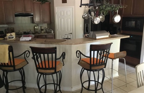 San Antonio Casa | El retiro es un hogar familiar en una comunidad cerrada.