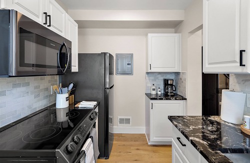 Detroit Apartamento | The Retreat At The Park-2BDR. Upper Unite