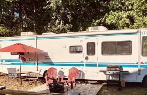 Fleming Casa | The Retro Winnebago on the Farm, Pet Friendly!
