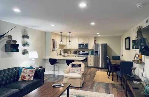 Staunton Casa | The Revival Room in The Sanctuary! Two Bed Oasis!