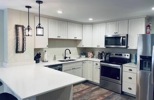 Staunton Casa | The Revival Room in The Sanctuary! Two Bed Oasis!