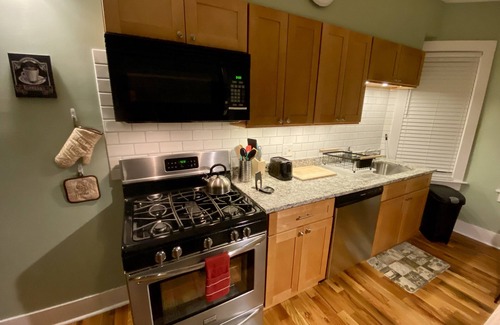 Providence Apartamento | ⭐The Rhody Retreat⭐ Minutes from Downtown ⭐Modern, Spacious, Highly Rated!!!⭐