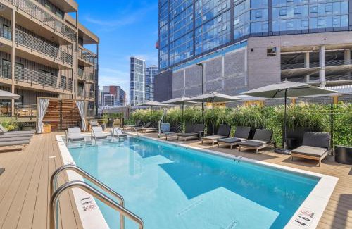 Downtown Nashville Casa | The Rhythm and Rooftop Penthouse Walk To Broadway with Pool and Amazing Views