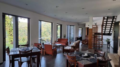 Doluwa Cabina | The Ridge House