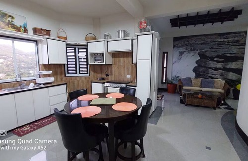 Corinthe Apartamento | The Ridge (Modern and Luxurious)
