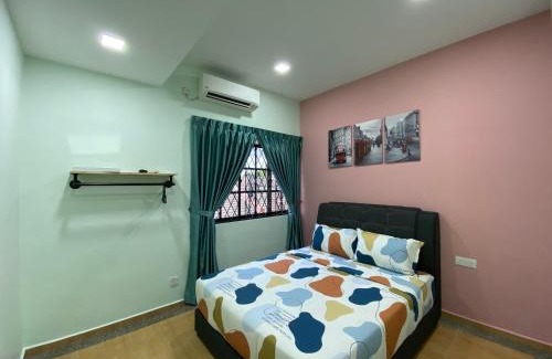 Taman Daya Casa | The Riimbun . Private Pool . BBQ . Karaoke