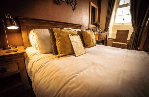 Rhosgoch Cama Y Desayuno | The Ring Pub Bed and Breakfast