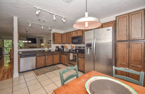Dadeville Villa | The Ringer's Roost, The Ringer Roost- Near Lake Martin- Golf Condo