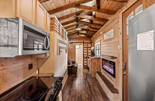 Hayesville Apartamento | The Ritz Carlton of Tiny Cabins with Hot Tub