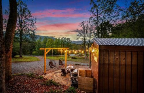 Hayesville Apartamento | The Ritz Carlton of Tiny Cabins with Hot Tub