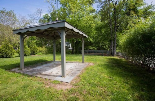 Sperryville Casa | The River Cottage: 29 Main Street