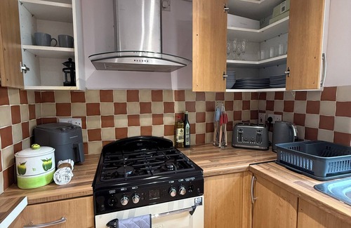 Parteen Chalet De Esquí | The River Lodge. Cottage on river-fronted estate 10 mins from Limerick City