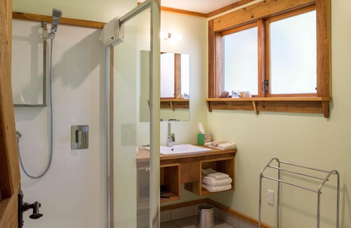 Ohakune Cama Y Desayuno | Habitación 2 con vista al río