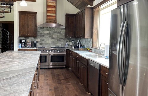 Uvalde Cabina | The River Lodge