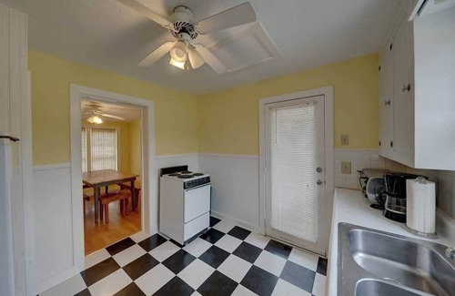 Ingram Casa | The River Oaks Lodge Guest Houses - River House 2/1, Ivy 2/1