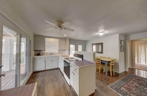 Ingram Casa | The River Oaks Lodge Guest Houses - River House 2/1, Ivy 2/1