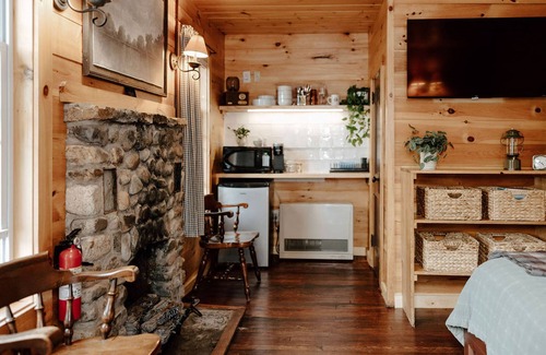 Lincoln Cabina | THE RIVER OTTER PARADISE GETAWAY at the PEMICABINS