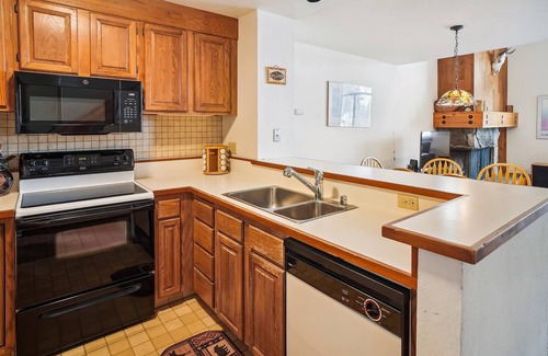 Tahoe City Condominio | The River View Getaway