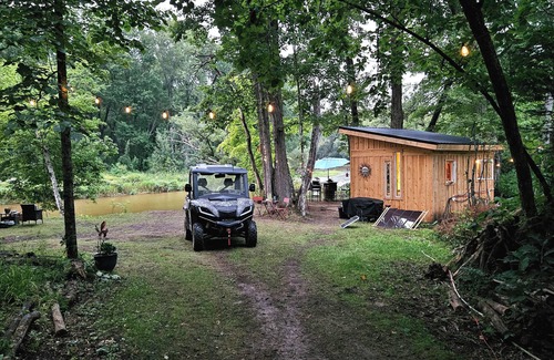 Clare County Cabina | The Riverbend Retreat – Off-Grid Serenity on the Muskegon River
