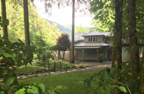 Brightwood Casa | The Riverhouse in Brightwood , 900 ft of riverfront on both sides. Very private.