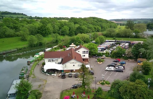 Saltford Hotel | The Riverside inn