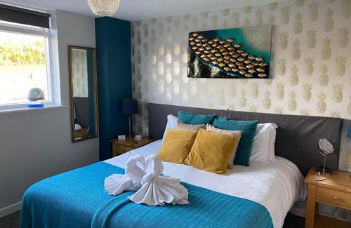 Saltford Hotel | The Riverside inn