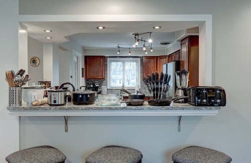 Rochester Casa | The Roc-House Airport Home Office Gaming Center