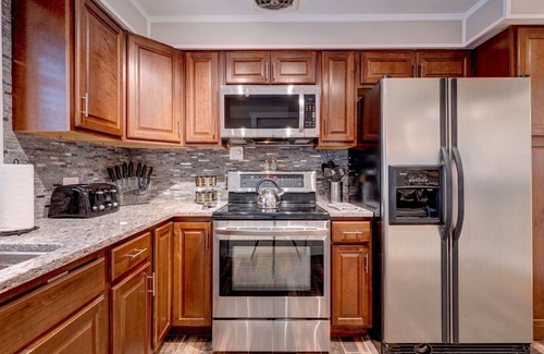 Rochester Casa | The Roc-House Airport Home Office Gaming Center