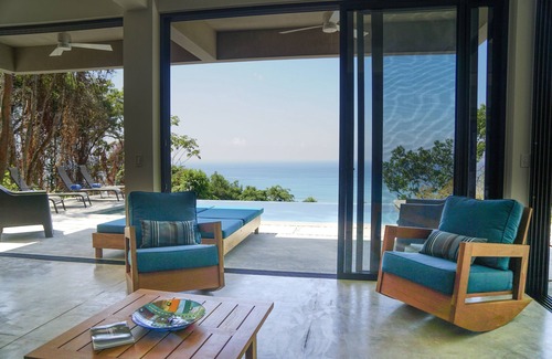 Carmen Casa | The Rock House: impresionante casa de lujo con vista al mar y piscina privada infinita