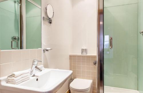 Kensington Hotel | The Rockwell