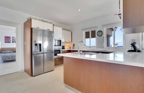 Playa Apartamento | The Roman Penthouse with Stunning Sea View