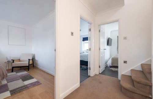 Pettits Casa | The Romford Oasis - Spacious 4 bedroom escape