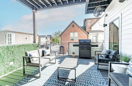 Downtown Casa | The Rooftop Terrace on the Square