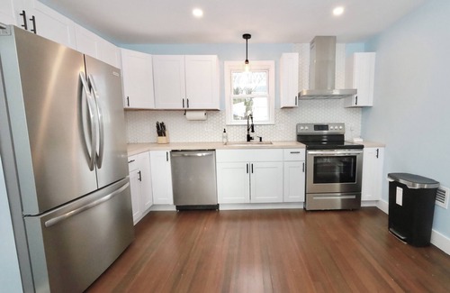 Center Apartamento | The Roosevelt 2, Stylish, Safe, Parking, near mall, quiet location sleep 6