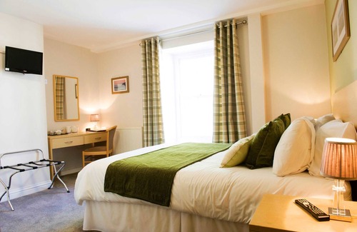 Carmarthen Hotel | The Rose and Crown Hotel