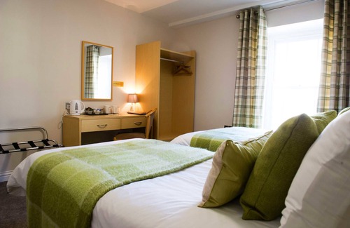 Carmarthen Hotel | The Rose and Crown Hotel