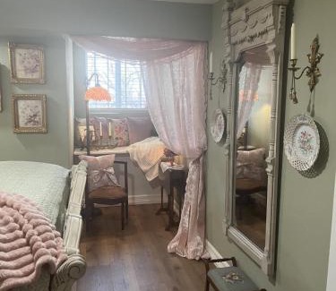 Guthrie Apartamento | The Rose Cottage at The Carriage House